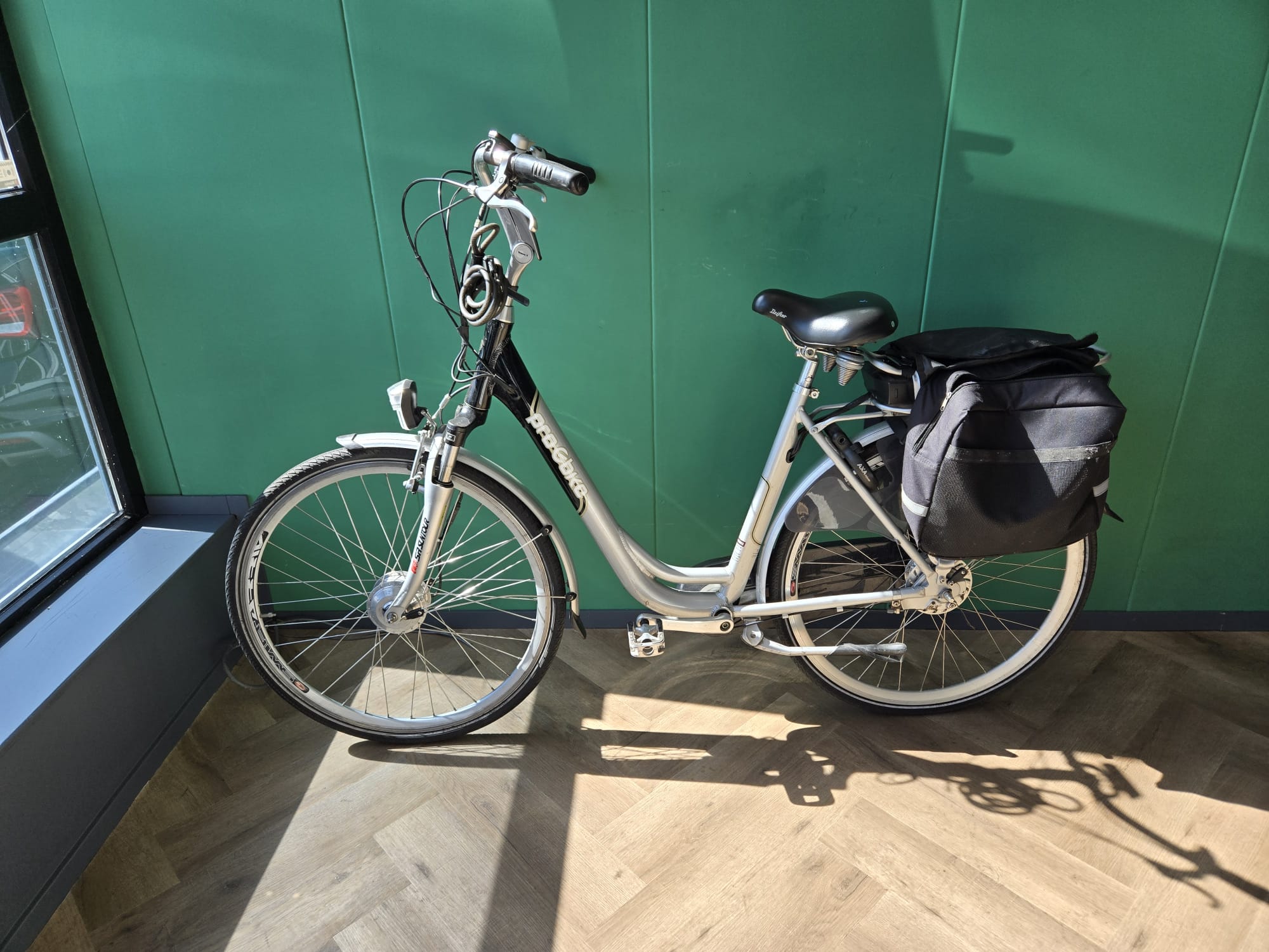 Pro-Ebike met slechts 3300 km, lage instap en gratis thuisbezorgd - Image 9