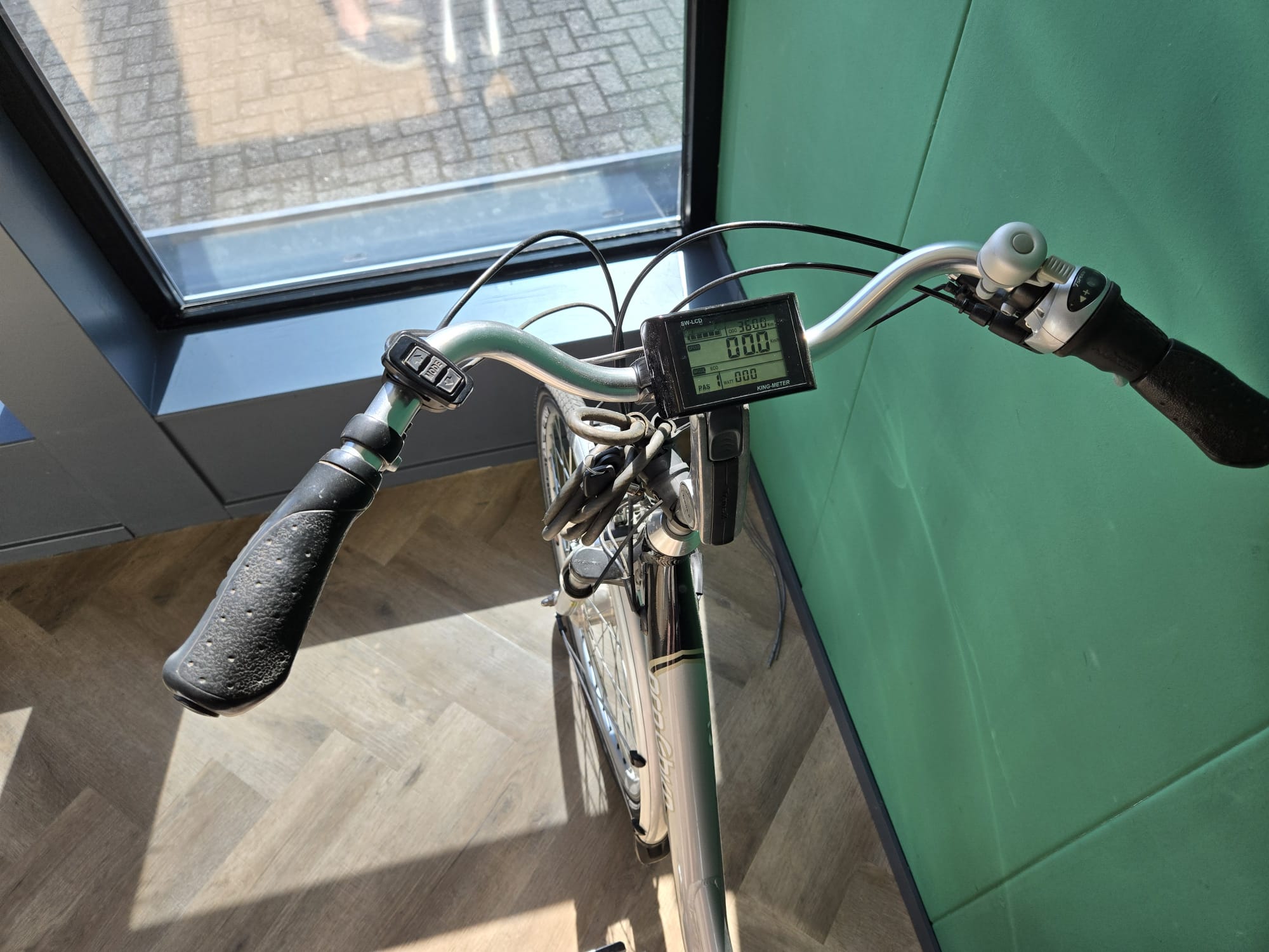 Pro-Ebike met slechts 3300 km, lage instap en gratis thuisbezorgd - Image 10