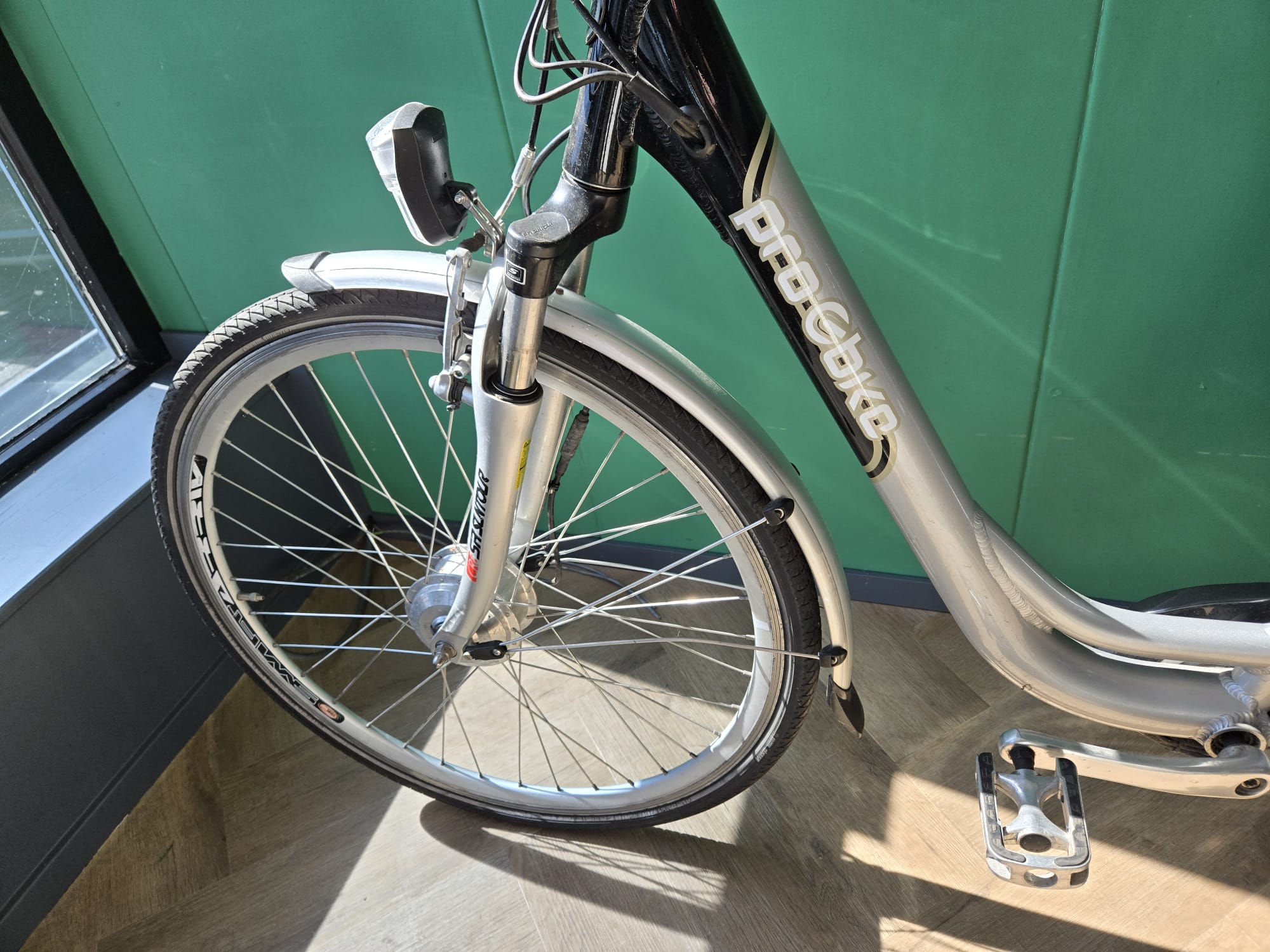 Pro-Ebike met slechts 3300 km, lage instap en gratis thuisbezorgd - Image 12