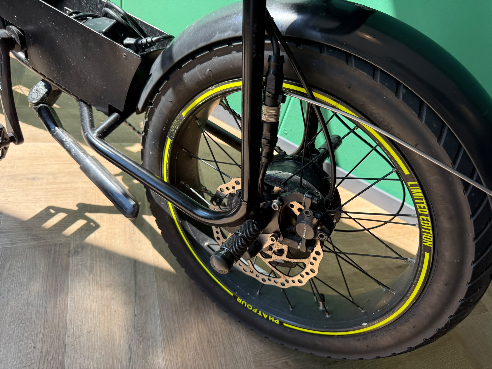 Phatfour Limited 2021 Grijs. 327km Inclusief Bezorging - Image 3