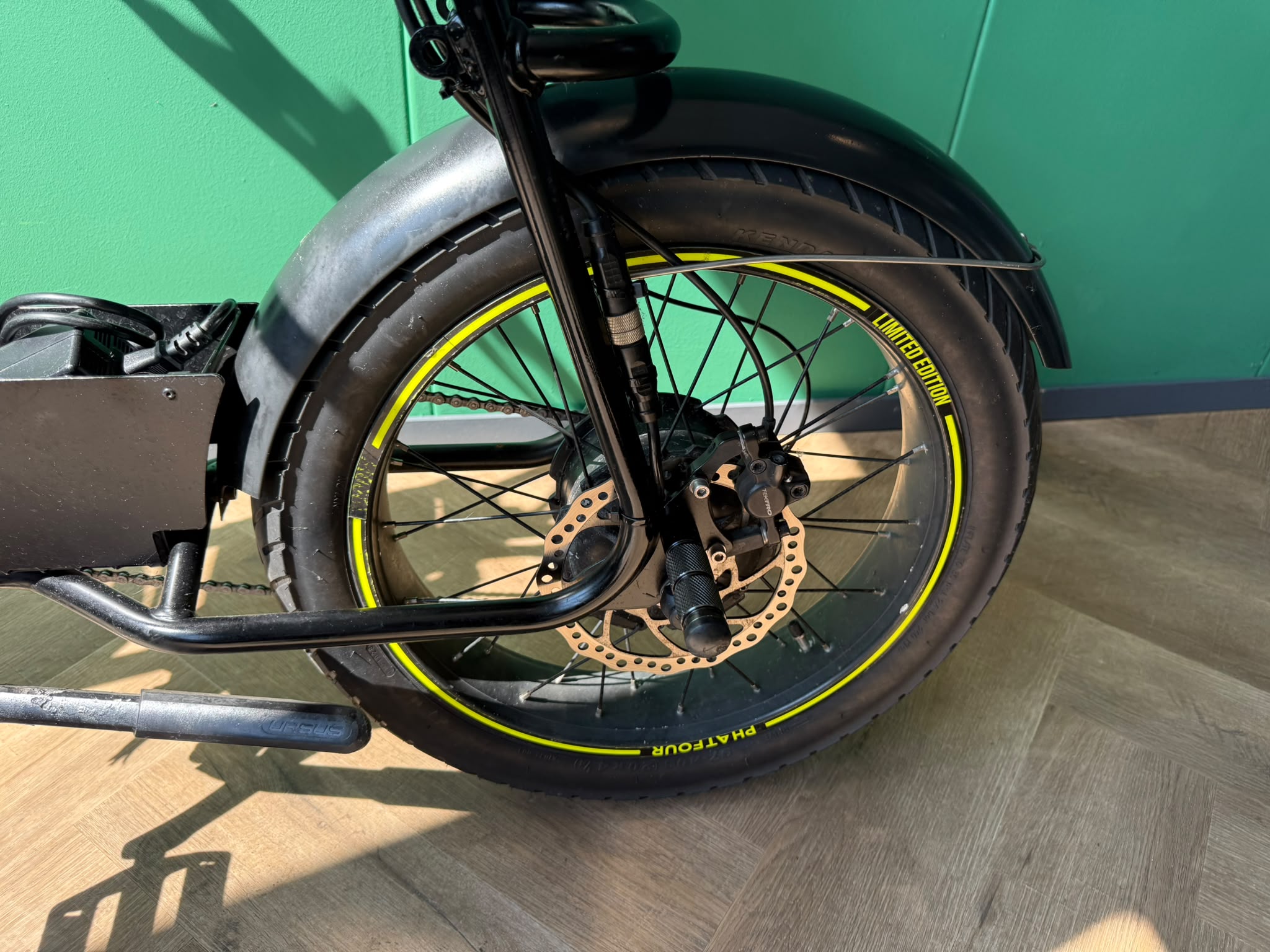 Phatfour Limited 2021 Grijs. 327km Inclusief Bezorging - Image 9