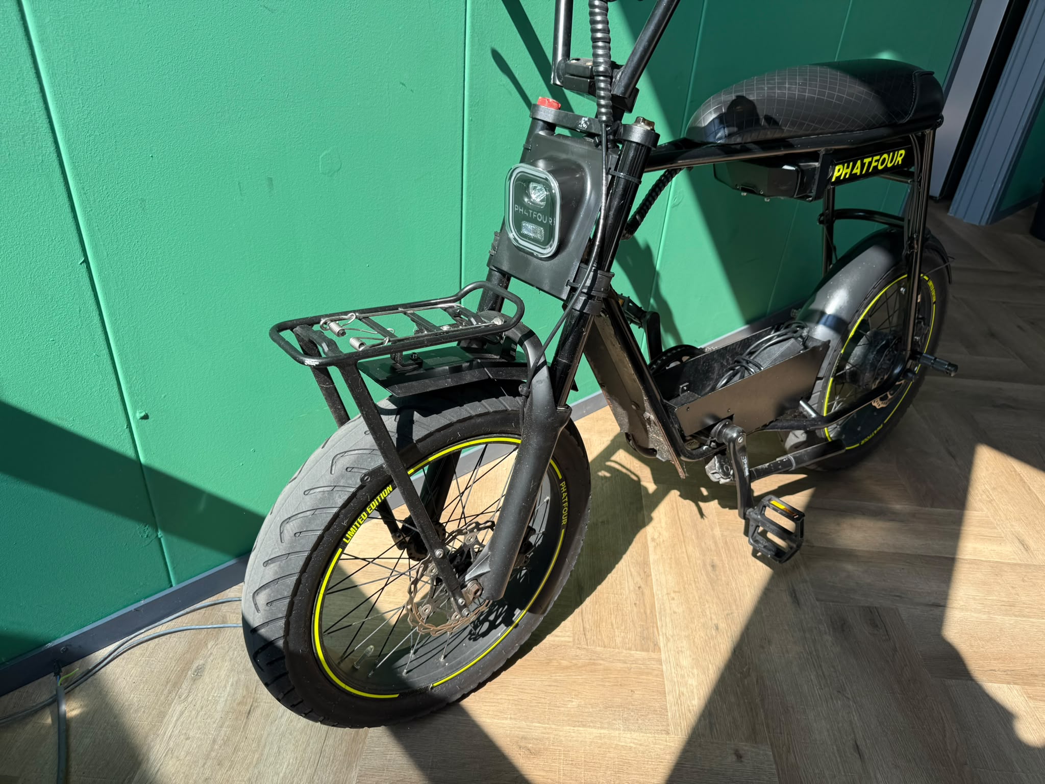 Phatfour Limited 2021 Grijs. 327km Inclusief Bezorging - Image 10